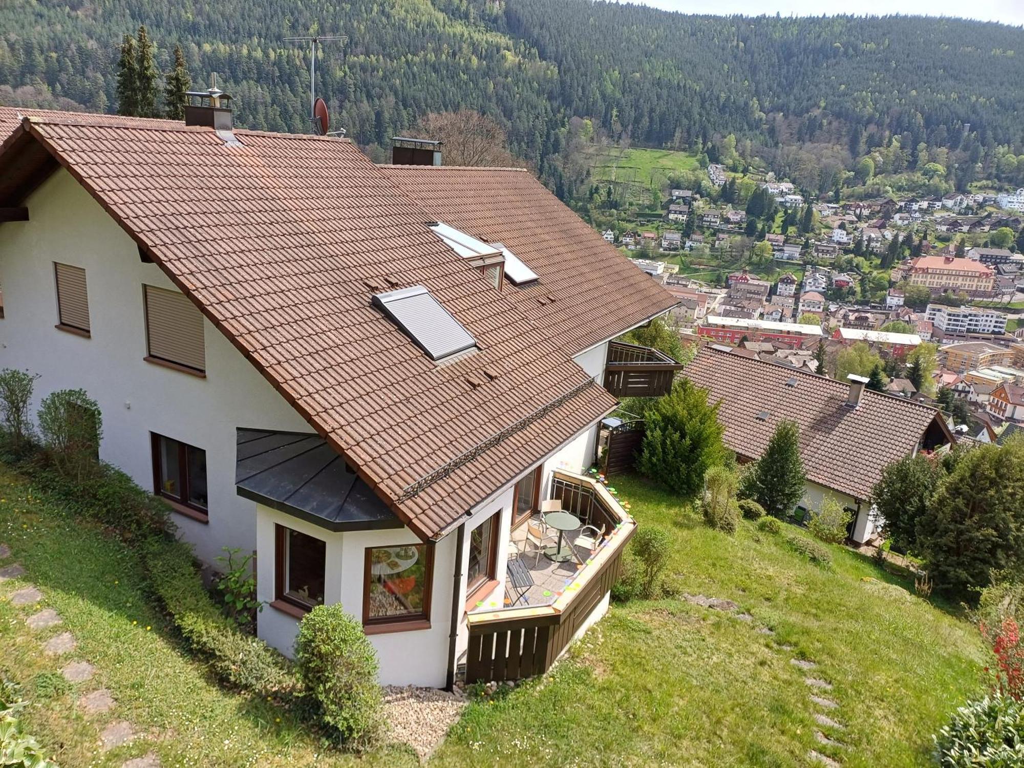 Ferienwohnung Panoramablick Бад Вилдбад Екстериор снимка